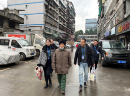 節(jié)前慰問送溫暖，情系下渡口社區(qū)困難群眾