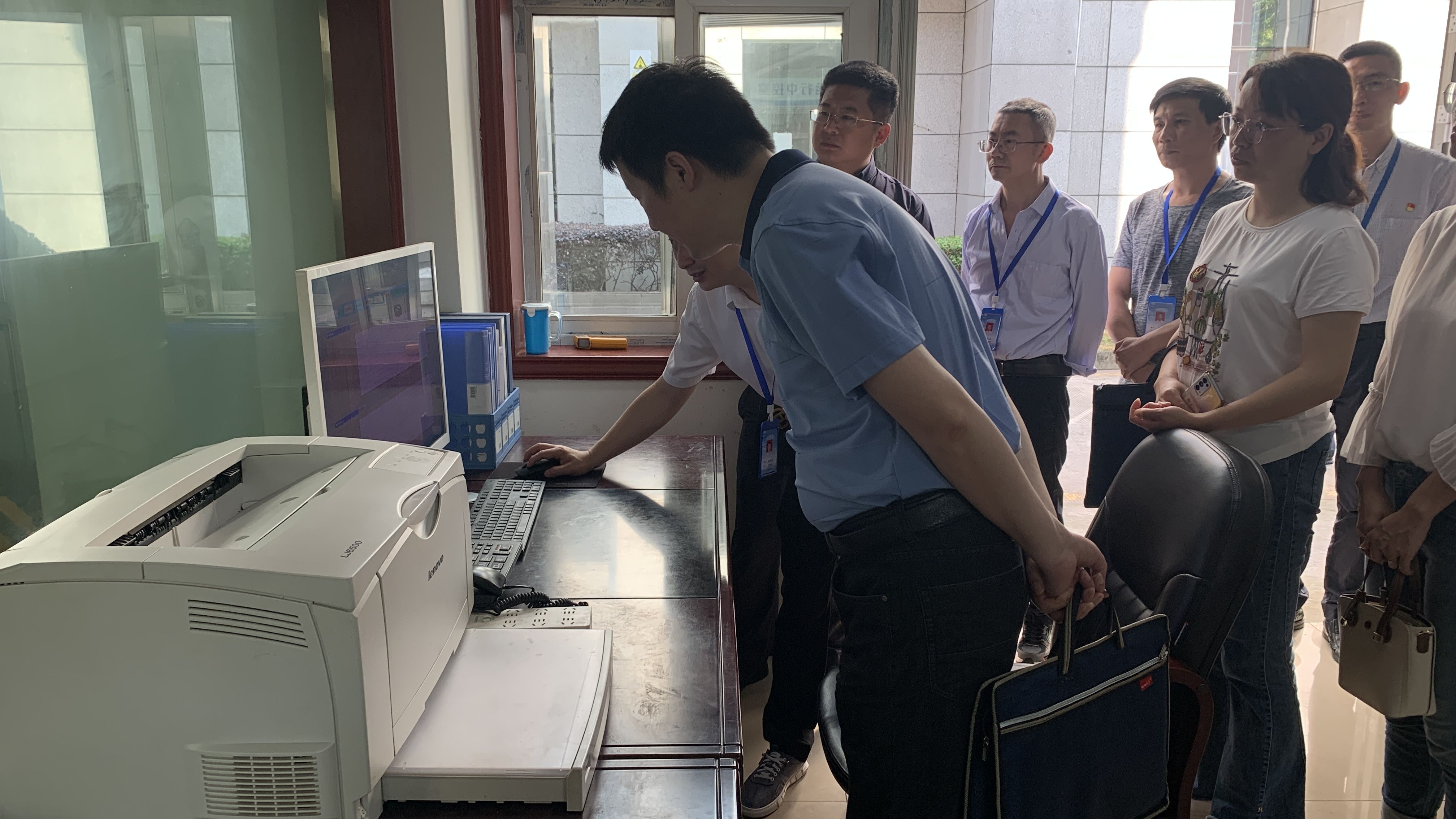 市公服集團黨委委員、監(jiān)事會主席周威帶隊調(diào)研清源水務(wù)公司