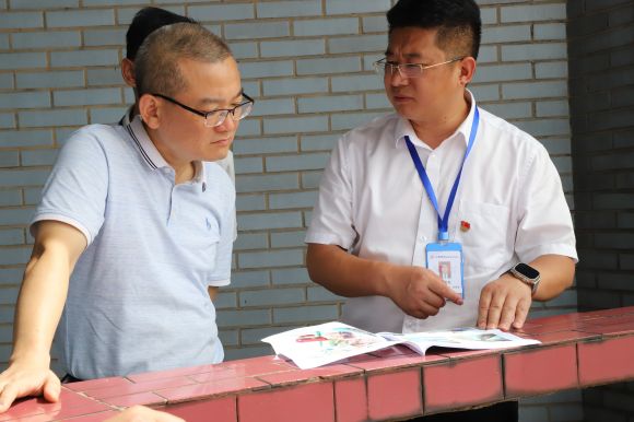 市公服集團(tuán)公司黨委副書記、總經(jīng)理譚琦調(diào)研清源水務(wù)公司兩江管線安全運(yùn)行情況