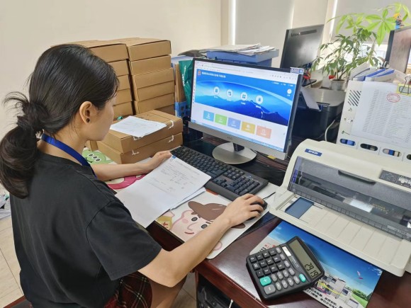 聚焦企業(yè)“需求側(cè)” 助力營商環(huán)境再升級(jí) ——臨港公司開展水費(fèi)增值稅發(fā)票全流程電子化工作