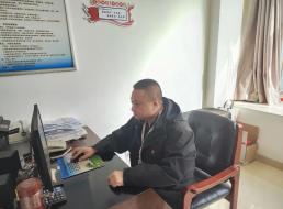 《榜樣在身邊》系列報道——莫正平、梁元 恒心堅守鑄典范，砥礪前行綻光芒